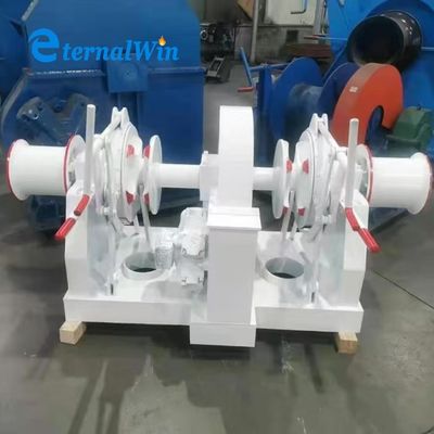 Dispositif hydraulique de traction maritime pour le transport de marchandises lourdes