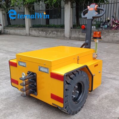Équipement de remorquage à commande manuelle à batterie pour le transport et la manutention de matériaux industriels